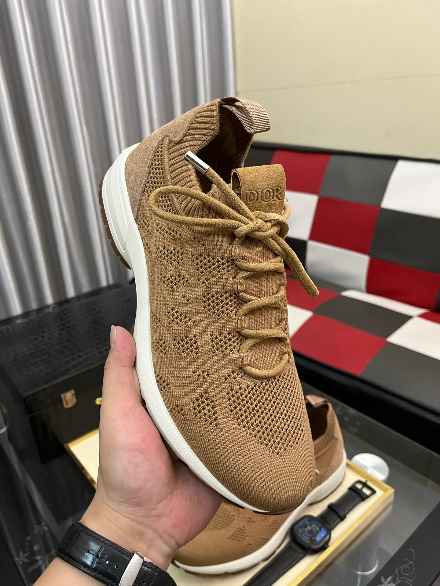 Men's shoes 💰: 400⌚️⌚️2025 new Dior fly-knit breathable casual men's shoes are on the market, original order, impeccable, the upper is made of imported fly-knit, and the original outsole is made one to one quarter. It is super comfortable on the feet. It is a must-buy pair of shoes. Available in sizes 38-446️⃣